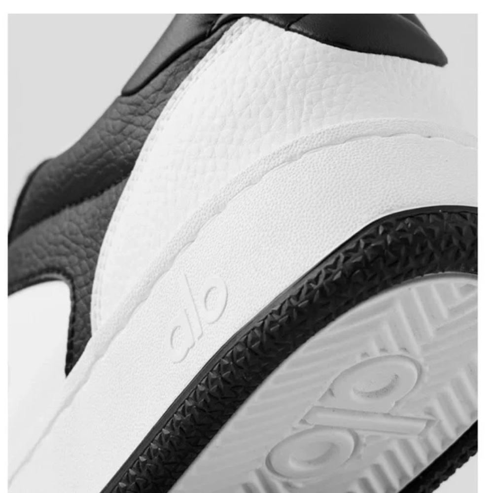 ALO Yoga Mens Recovery Black and White Sneakers 8.5 - Picture 6 of 16